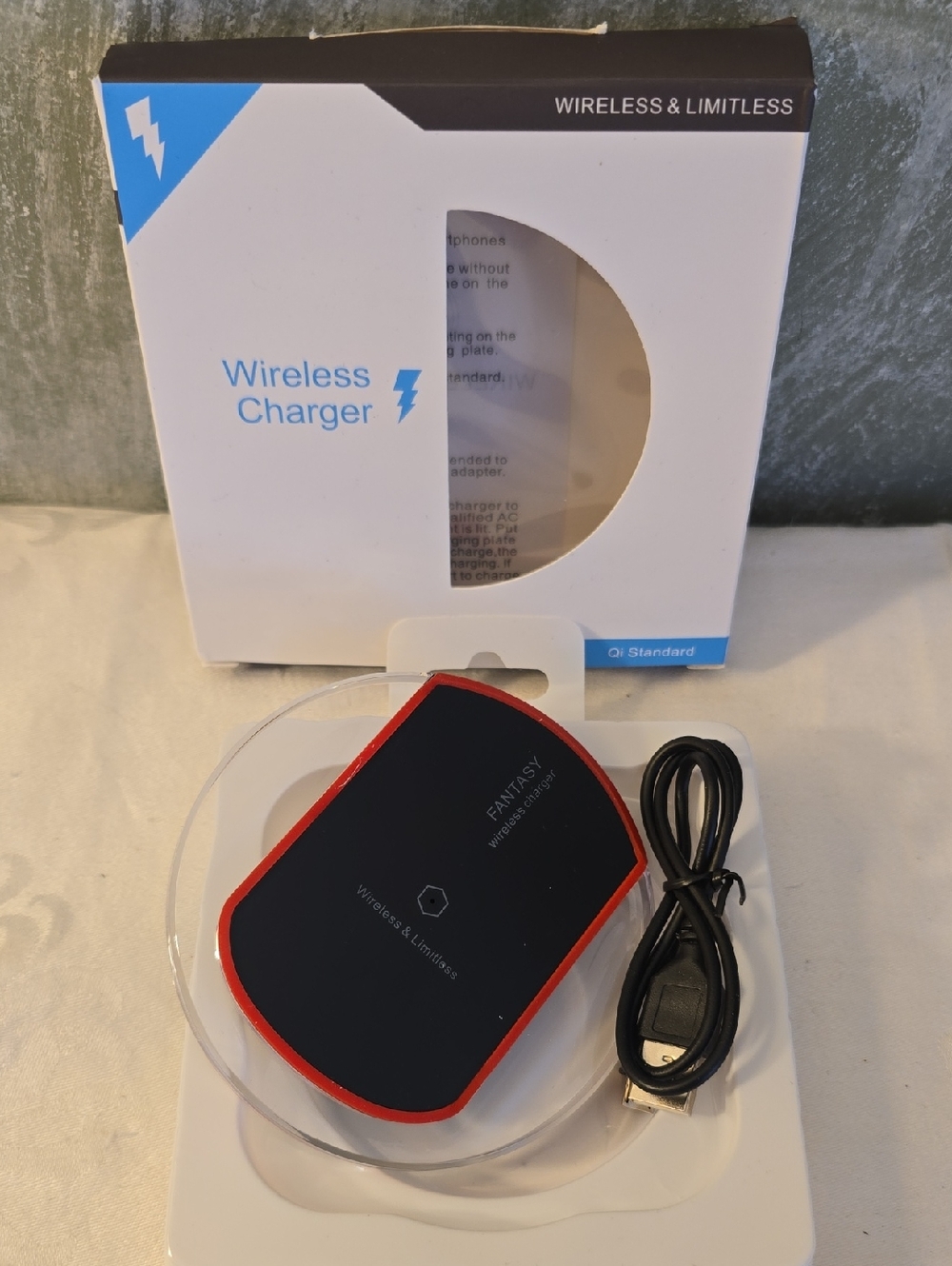 Wireless & Limitless Fast Charger Pad in Black & Red New